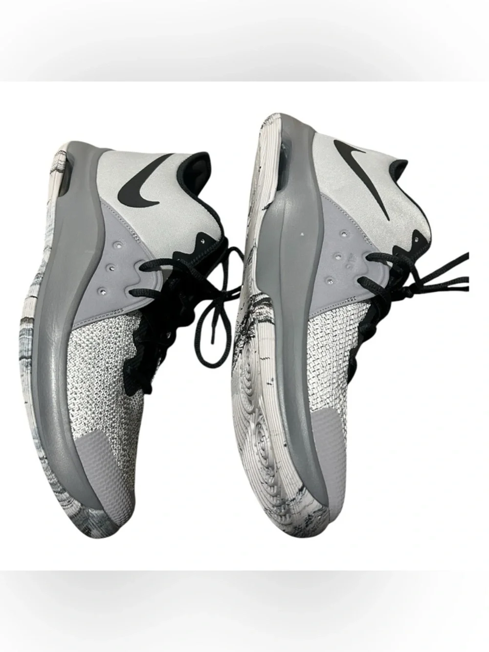 Nike Air Versitile III Basketball Shoes in the Atmosphere Grey and Black Sz 12